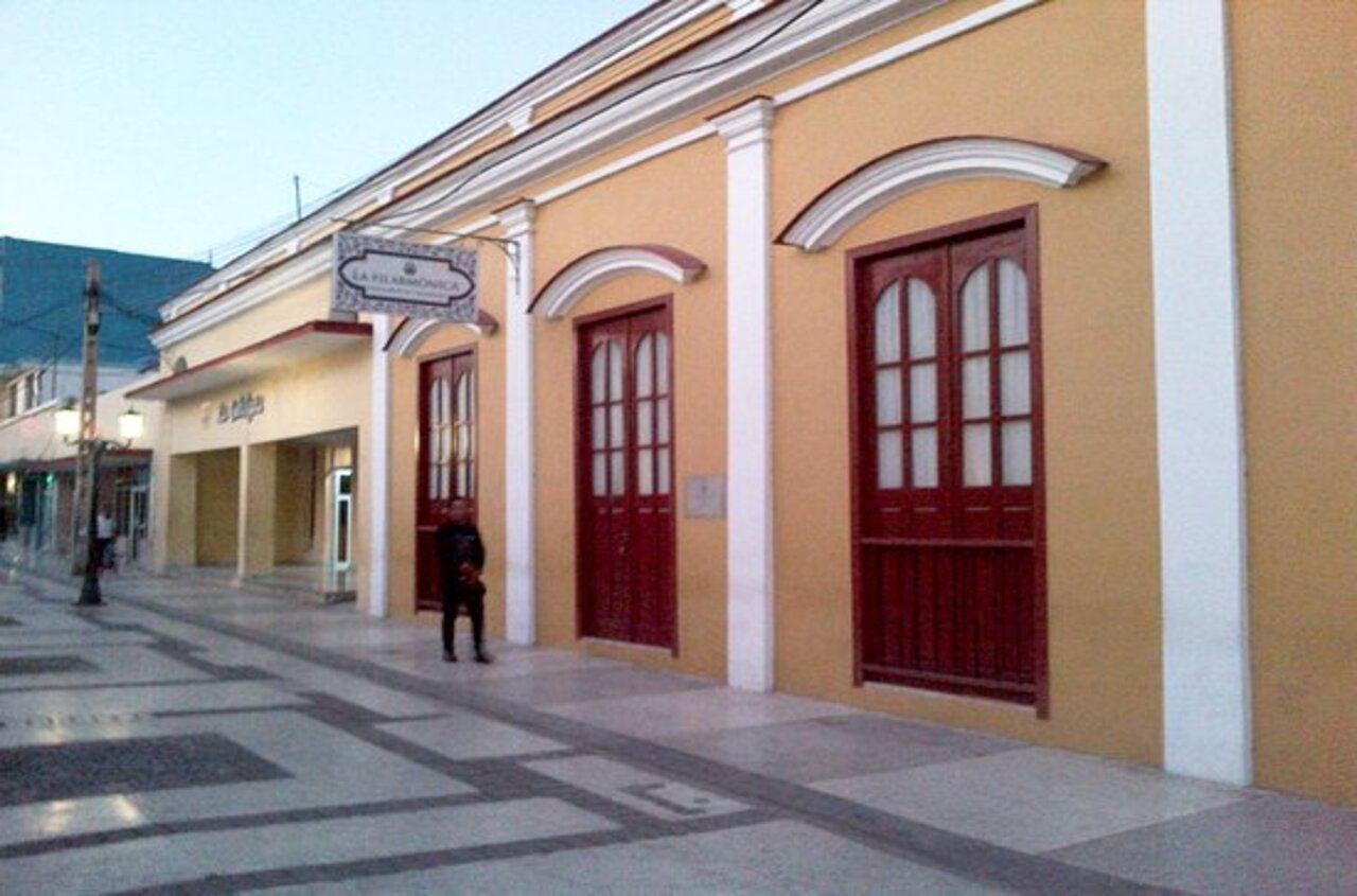 Vista exterior del Restaurante La Filarmónica, Bayamo